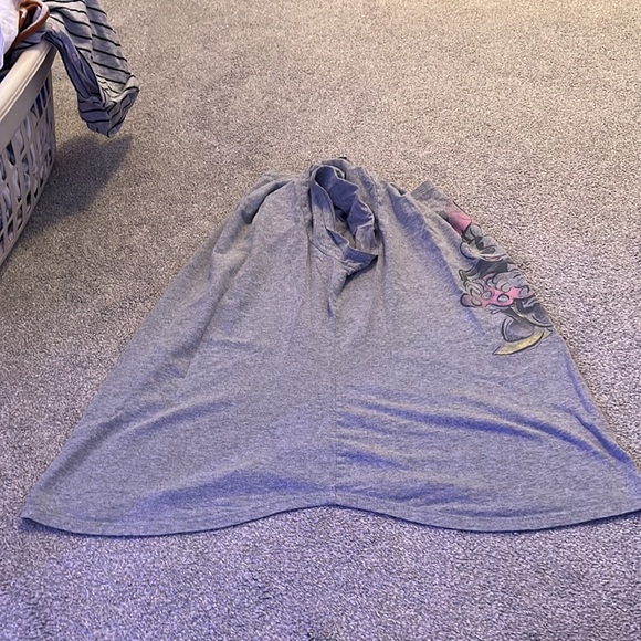 Grey Minnie Mouse shirt - Picture 2 of 4